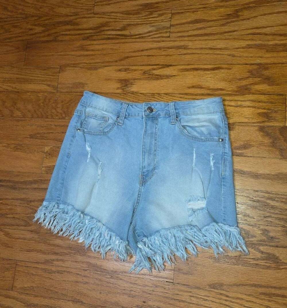 No Boundaries Women's Light Wash High Rise Fringe Hem Denim Shorts Size 13